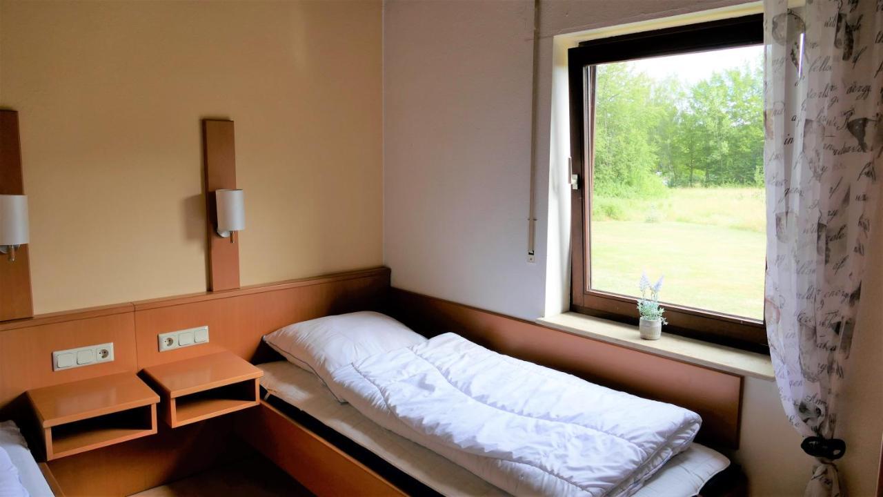 Helles Ferienhaus Im Landhausstil Fuer Bis Zu 10 Personen Frielendorf ภายนอก รูปภาพ