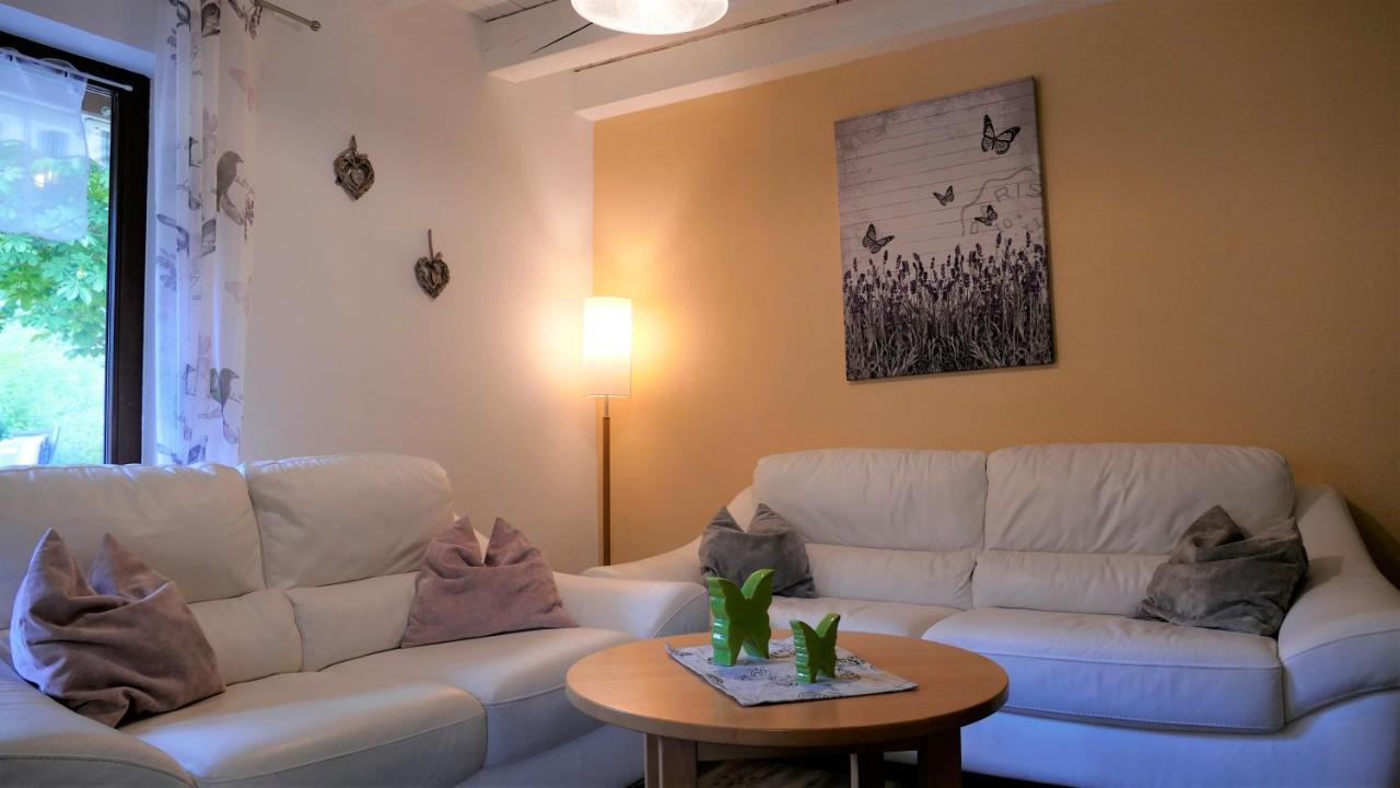 Helles Ferienhaus Im Landhausstil Fuer Bis Zu 10 Personen Frielendorf ภายนอก รูปภาพ
