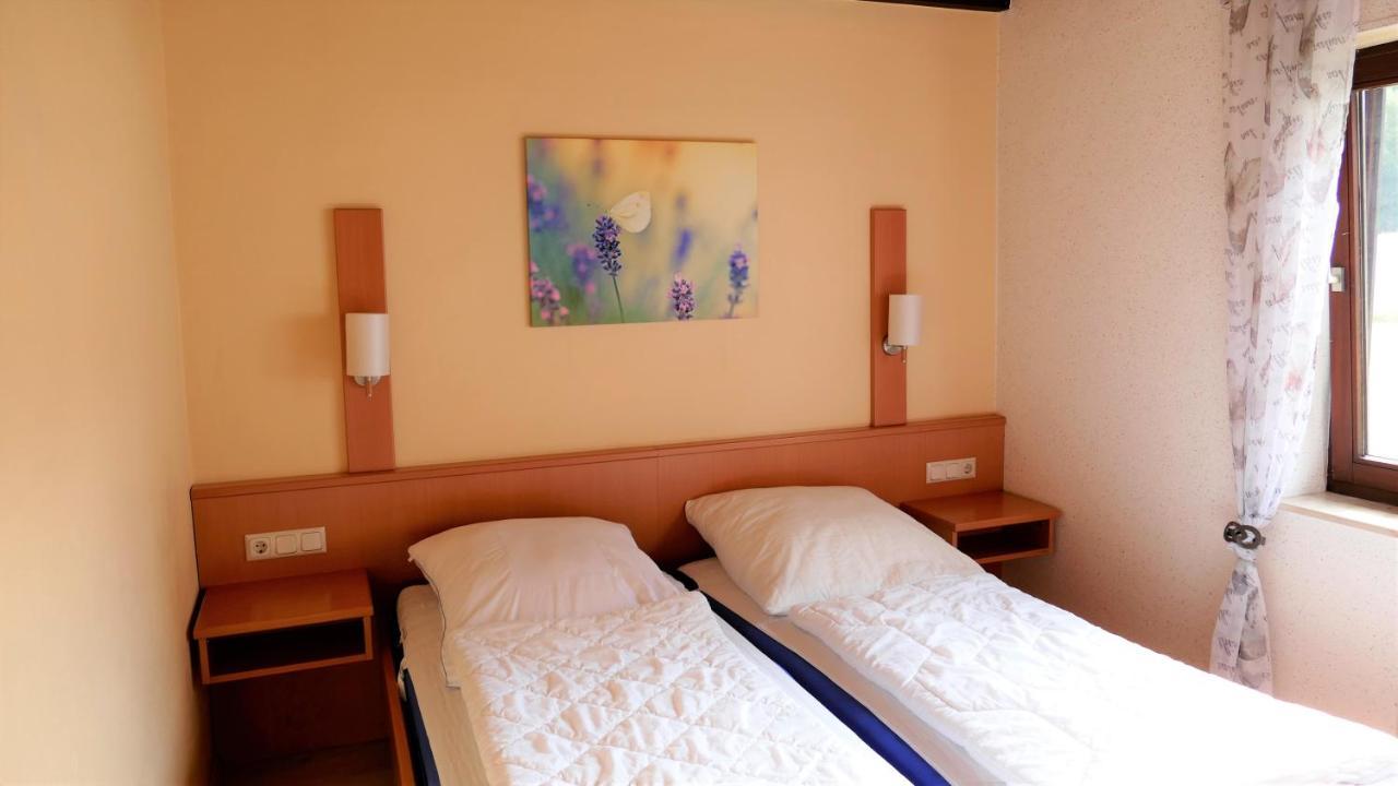 Helles Ferienhaus Im Landhausstil Fuer Bis Zu 10 Personen Frielendorf ภายนอก รูปภาพ
